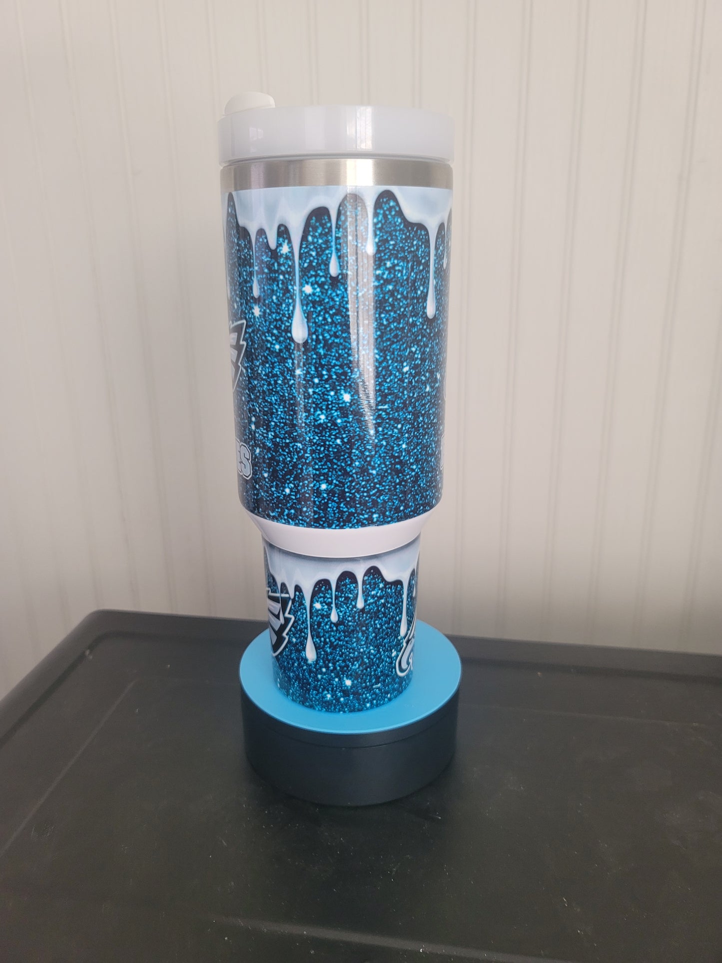40oz Eagles drip inspured tumbler