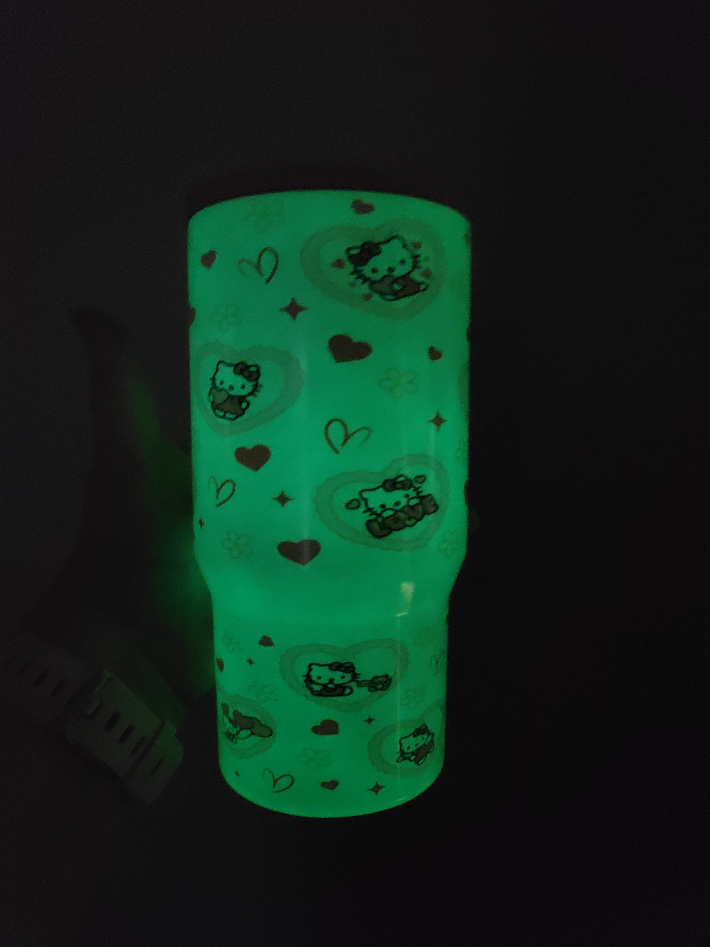 20oz kitty in the dark