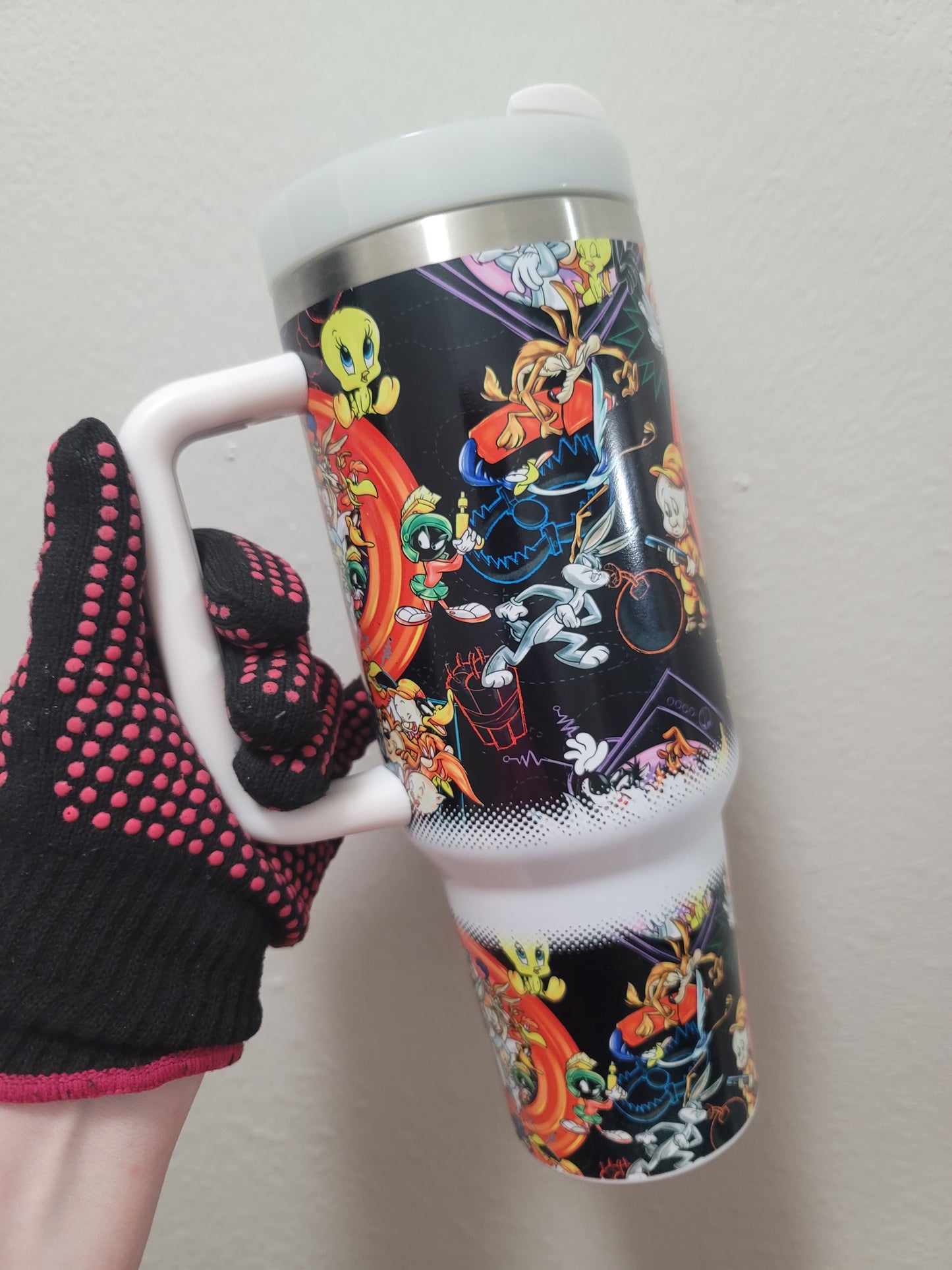 40oz Looney Tunes inspired