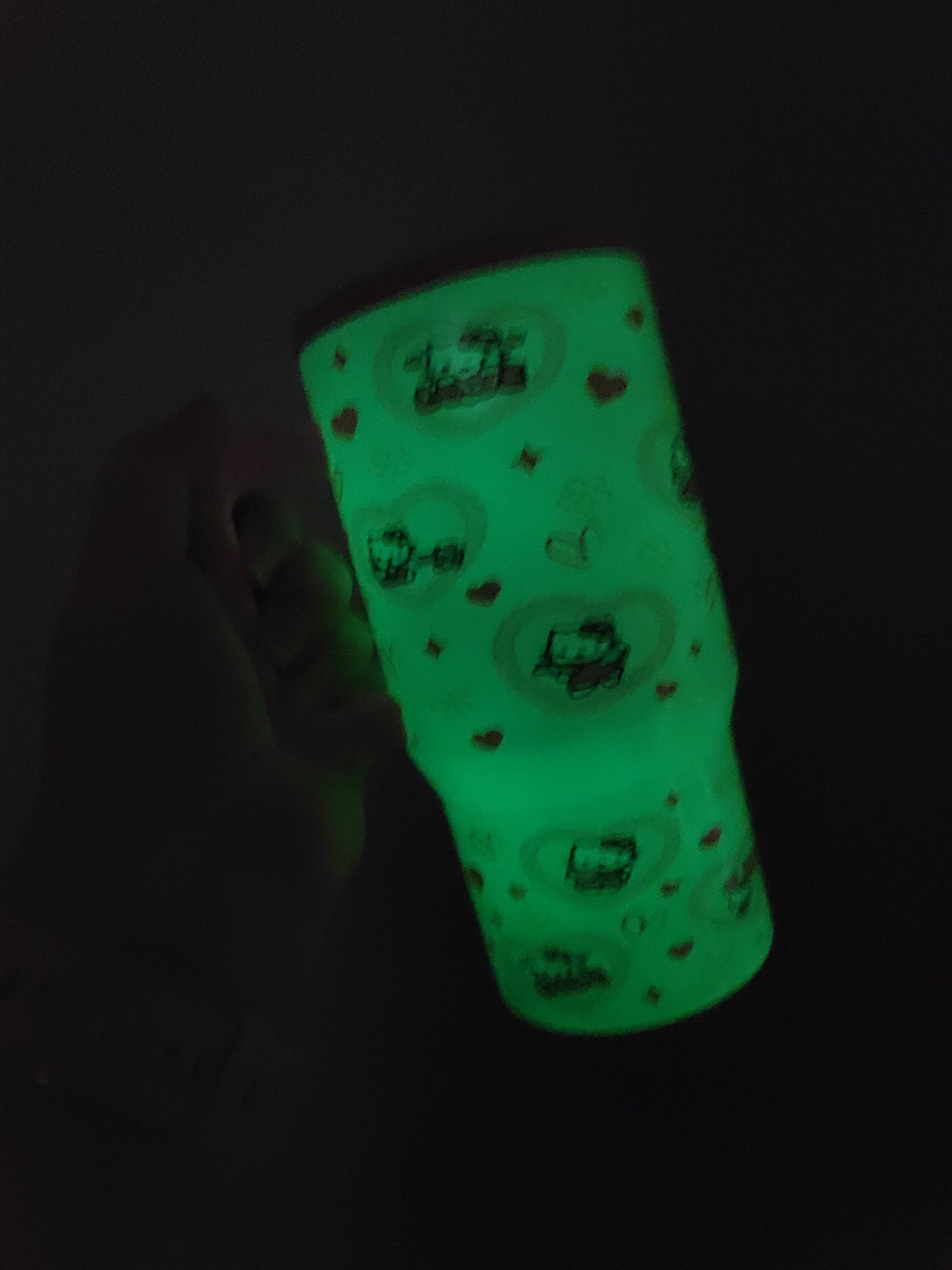 20oz kitty in the dark