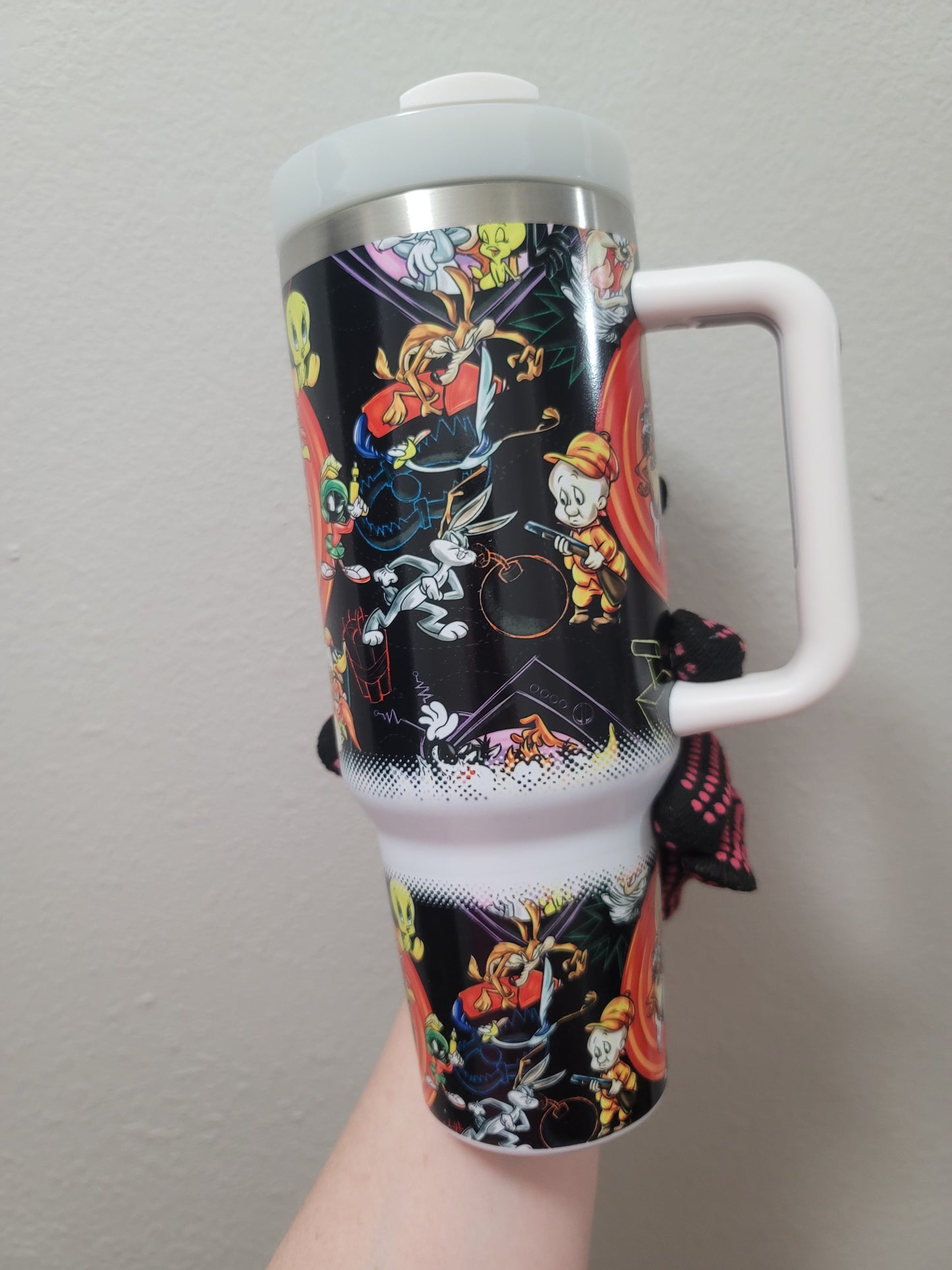 40oz Looney Tunes inspired